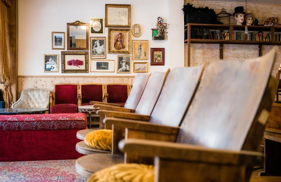 Pars Teatro Hostel (Adults Only)-1